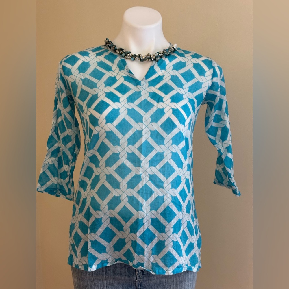 Lexi York Light Blue With White Chains Print Sheer Summer V Neck Top Sz S